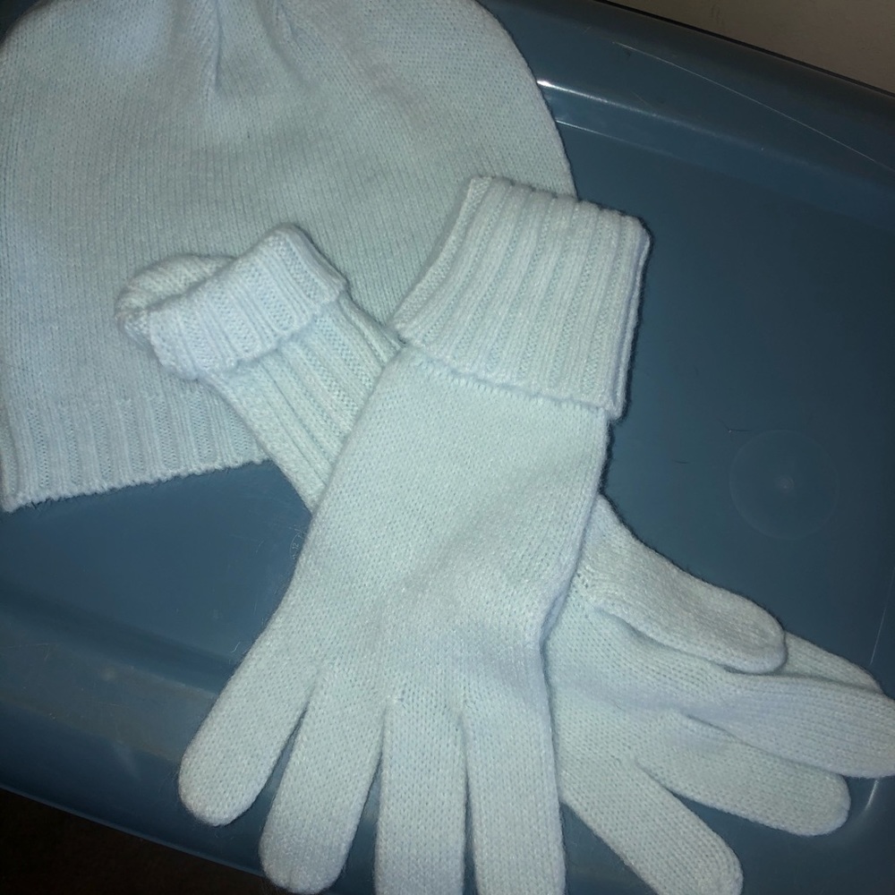 Hand knit hat and gloves